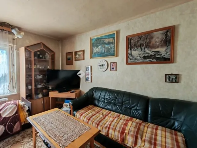 Eladó ház Újireg 72 nm