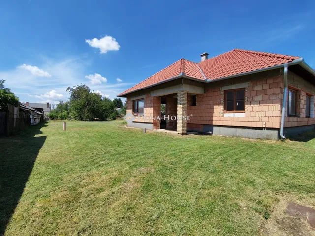 Eladó ház Tamási 90 nm
