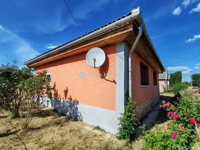 Eladó ház Magyarkeszi 95 nm
