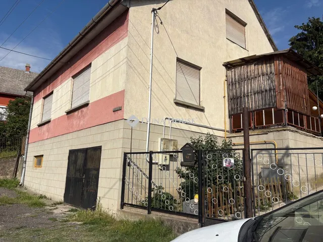 Eladó ház Enying, Bocskai utca 162 nm
