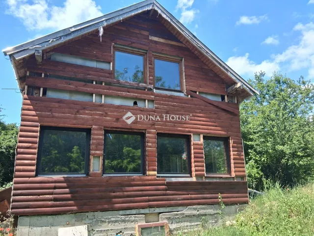Eladó nyaraló Balatonfőkajár 110 nm