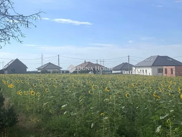 Eladó telek Kartal 850 nm