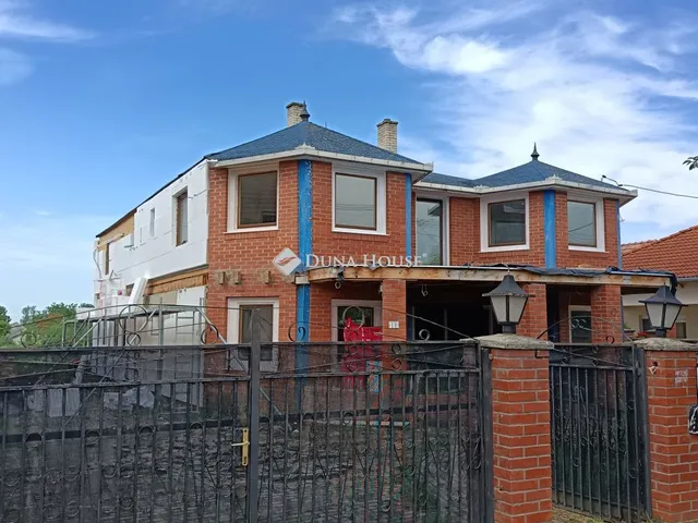 Eladó ház Balatonboglár 310 nm
