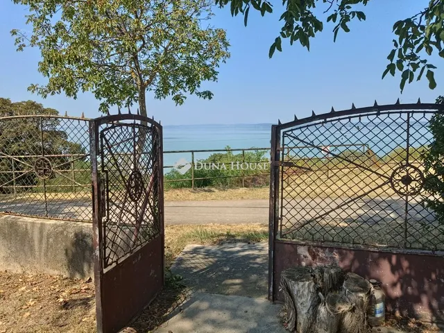 Eladó nyaraló Balatonvilágos 40 nm