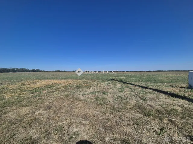 Eladó telek Polgárdi 862 nm