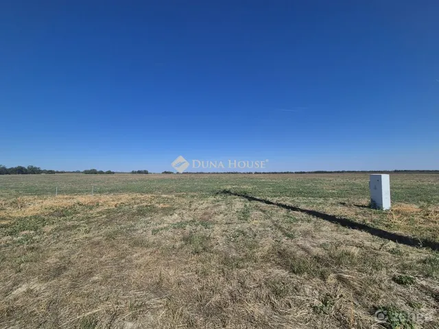 Eladó telek Polgárdi 862 nm