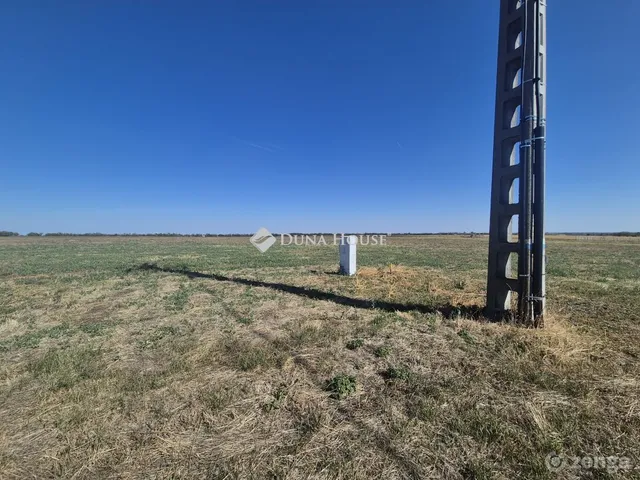 Eladó telek Polgárdi 862 nm