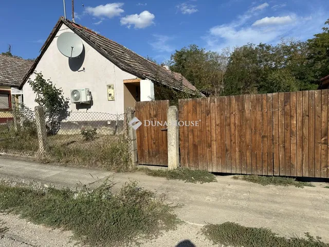 Eladó ház Felsőnyék 53 nm