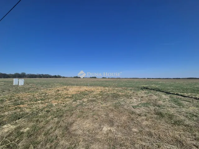 Eladó telek Polgárdi 863 nm