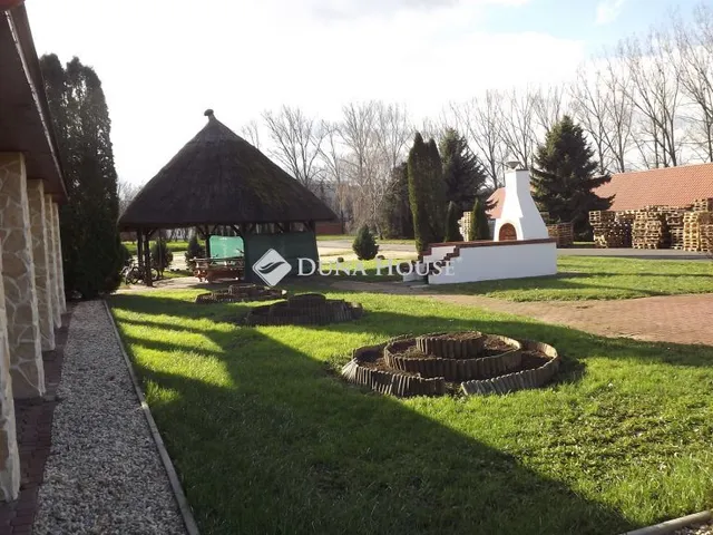 Eladó kereskedelmi és ipari ingatlan Sopron 1280 nm