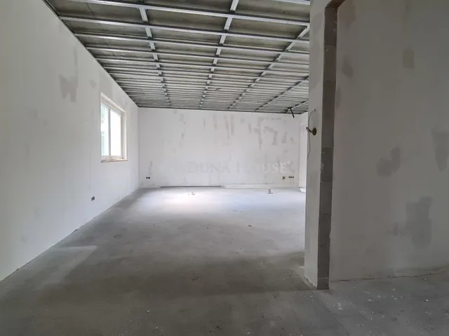 Eladó kereskedelmi és ipari ingatlan Sopron 76 nm