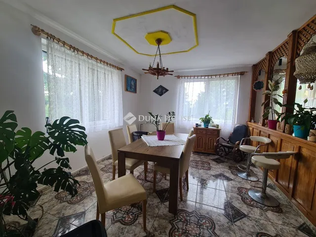 Eladó ház Úrkút 540 nm