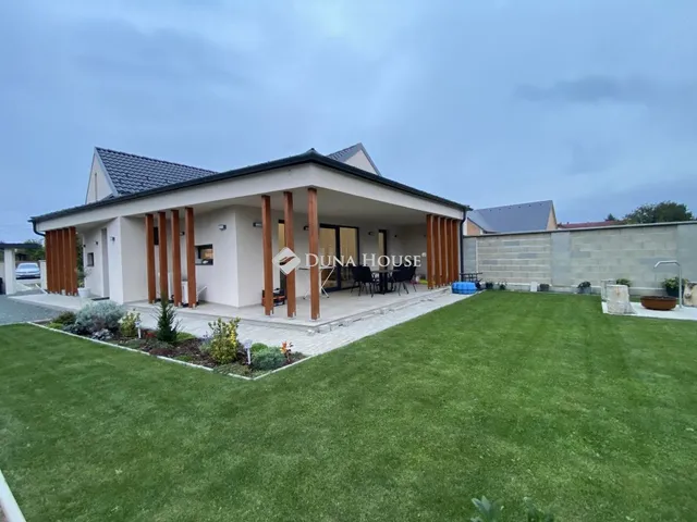 Eladó ház Kópháza 106 nm