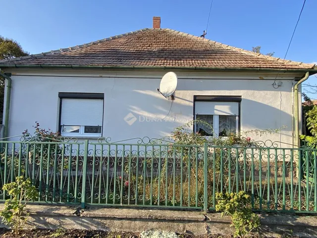 Eladó ház Gyóró 100 nm