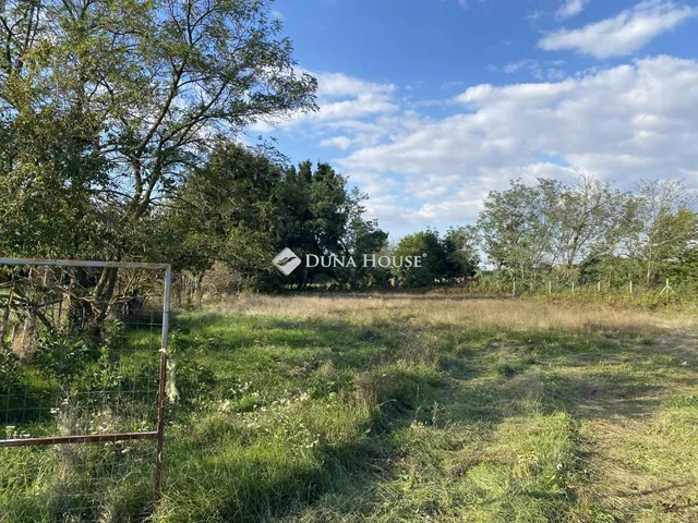 Eladó telek Gyóró 3146 nm