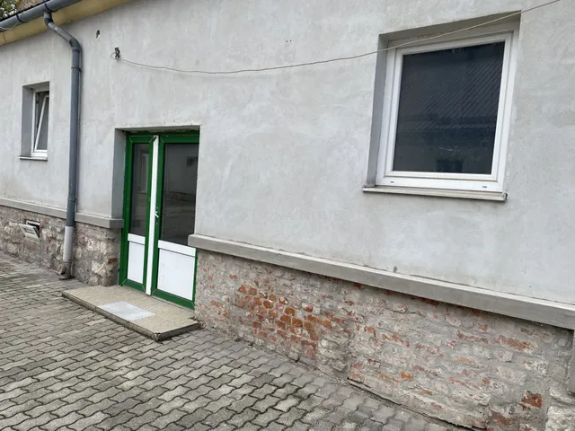 Eladó kereskedelmi és ipari ingatlan Sopron 67 nm