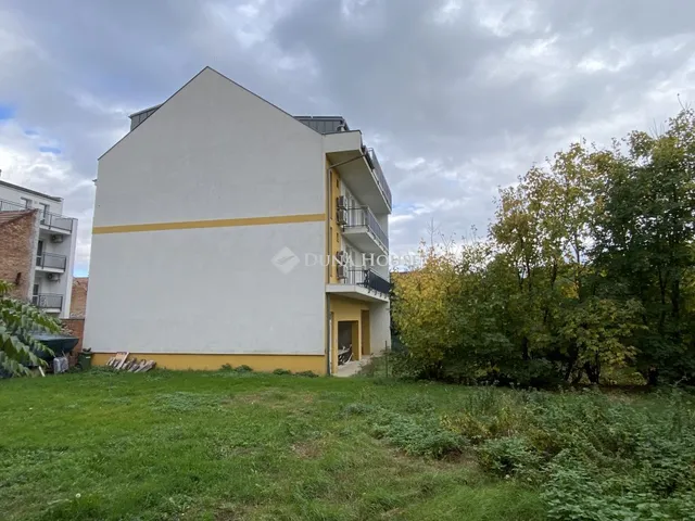 Eladó kereskedelmi és ipari ingatlan Sopron 65 nm