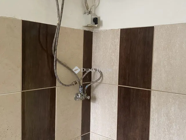 Eladó kereskedelmi és ipari ingatlan Sopron 38 nm