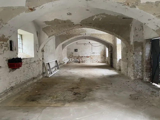 Eladó kereskedelmi és ipari ingatlan Sopron 54 nm