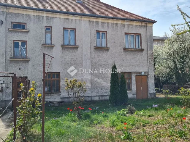 Eladó ház Sopron, Zsilip utca 240 nm