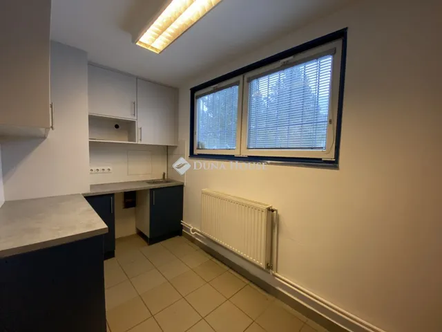 Eladó kereskedelmi és ipari ingatlan Sopron 1200 nm