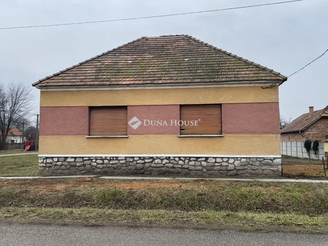 Eladó ház Hövej 90 nm