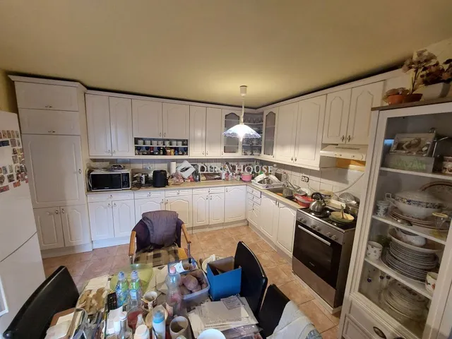 Eladó ház Sarród 180 nm