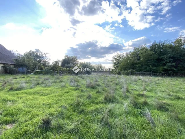 Eladó telek Gyóró 3146 nm