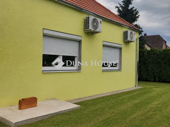 Eladó ház Zsira 105 nm