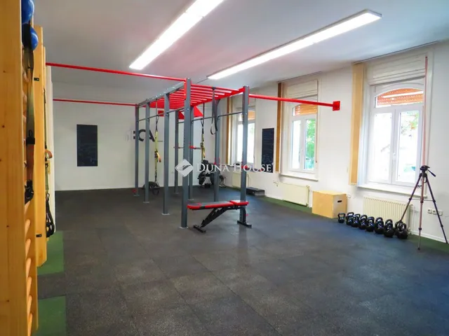 Eladó kereskedelmi és ipari ingatlan Budapest XIII. kerület 162 nm