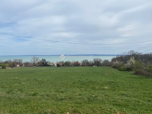Eladó telek Balatonszepezd 2508 nm