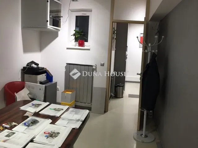 Eladó kereskedelmi és ipari ingatlan Budapest XI. kerület 70 nm
