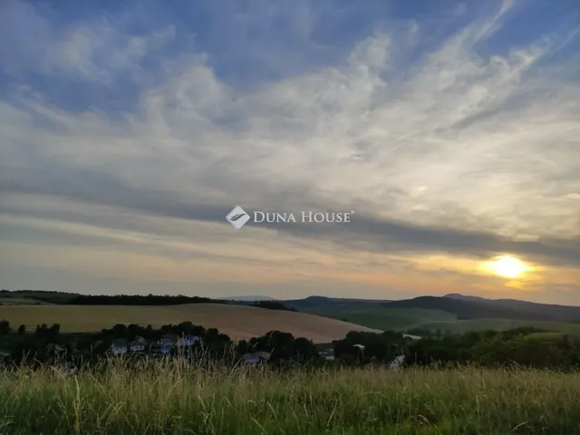 Eladó telek Dorog 2760 nm