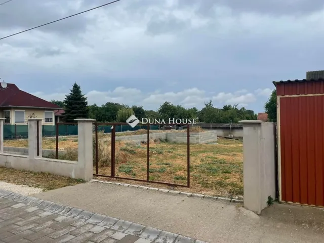 Eladó telek Zsámbék 612 nm