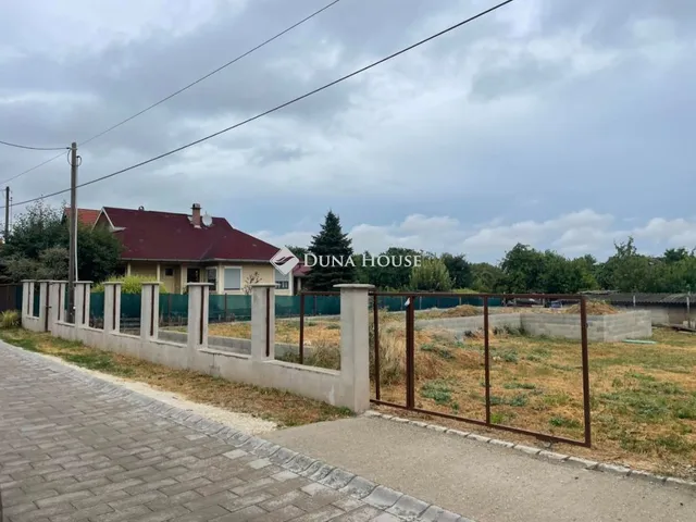 Eladó telek Zsámbék 612 nm