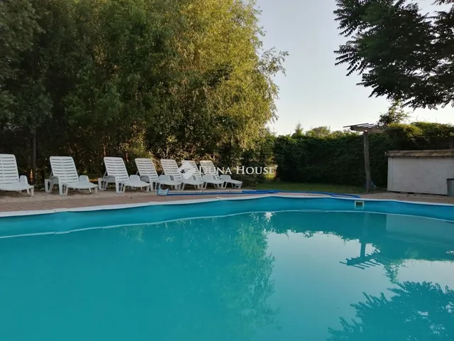 Eladó ház Porva 448 nm