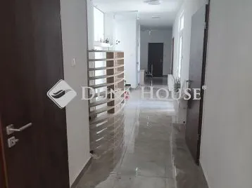 Kiadó kereskedelmi és ipari ingatlan Budapest XX. kerület 330 nm