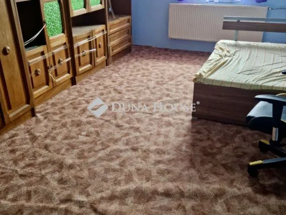 Eladó ház Komádi, Hajnal utca 160 nm