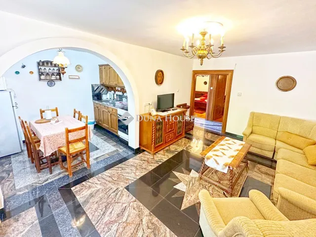 Eladó ház Szántód 195 nm