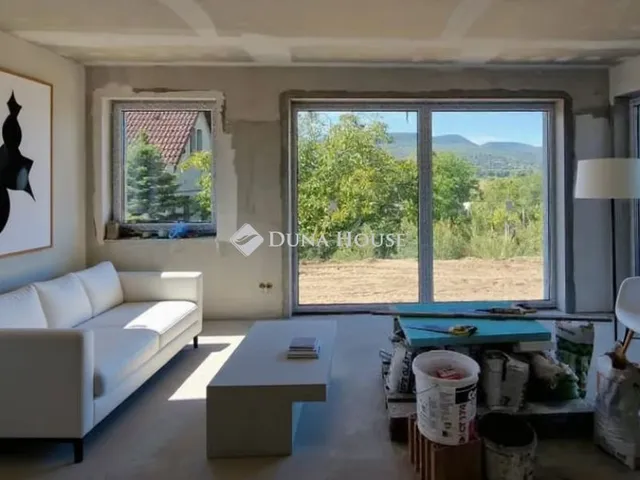 Eladó ház Pócsmegyer 152 nm