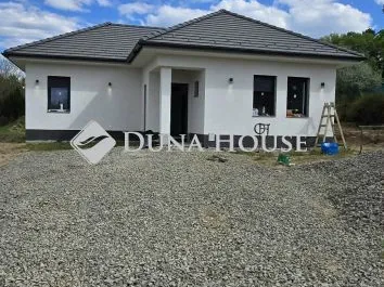 Eladó ház Pócsmegyer 152 nm