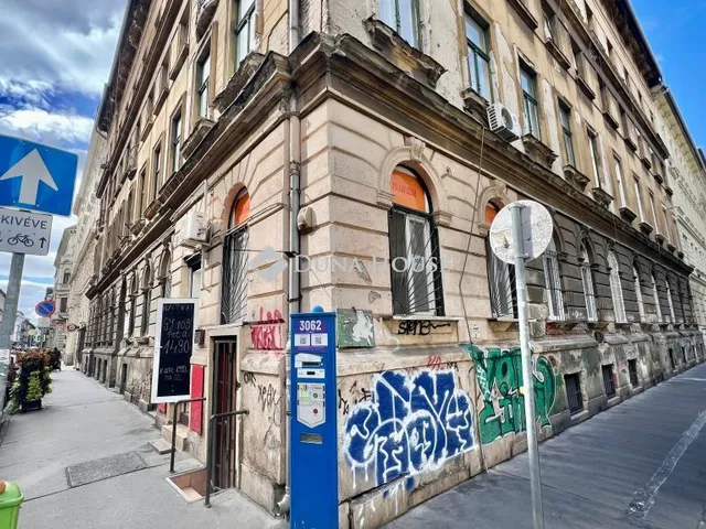 Kiadó kereskedelmi és ipari ingatlan Budapest VI. kerület 25 nm