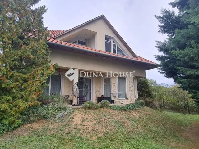 Eladó ház Szada 308 nm