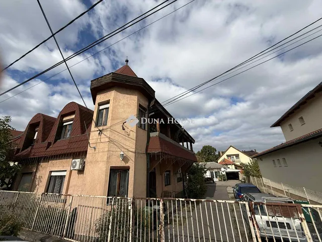 Eladó ház Dunakeszi, Kertész utca 342 nm