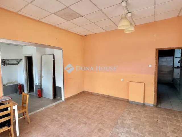 Eladó kereskedelmi és ipari ingatlan Budapest XIV. kerület 92 nm