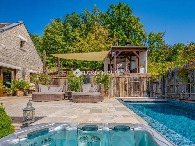 Eladó ház Balatonfüred, Hóvirág utca 226 nm