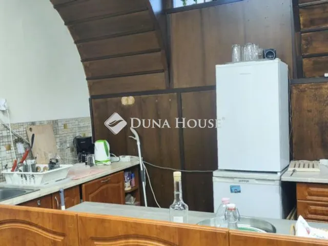 Eladó kereskedelmi és ipari ingatlan Budapest V. kerület 56 nm