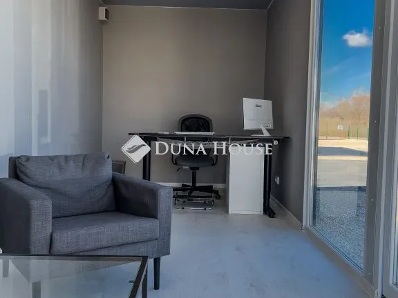 Kiadó telek Budapest XV. kerület 600 nm