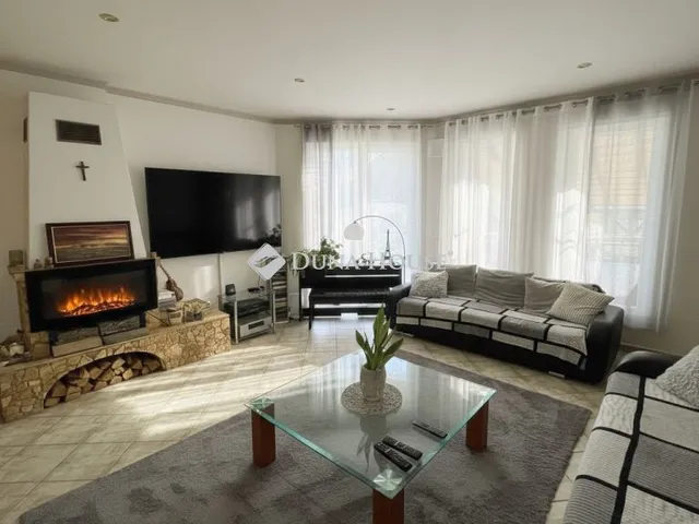 Eladó ház Sárszentmihály 280 nm