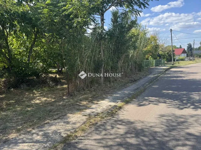 Eladó telek Szarvasgede, Kossuth Lajos út 642 nm